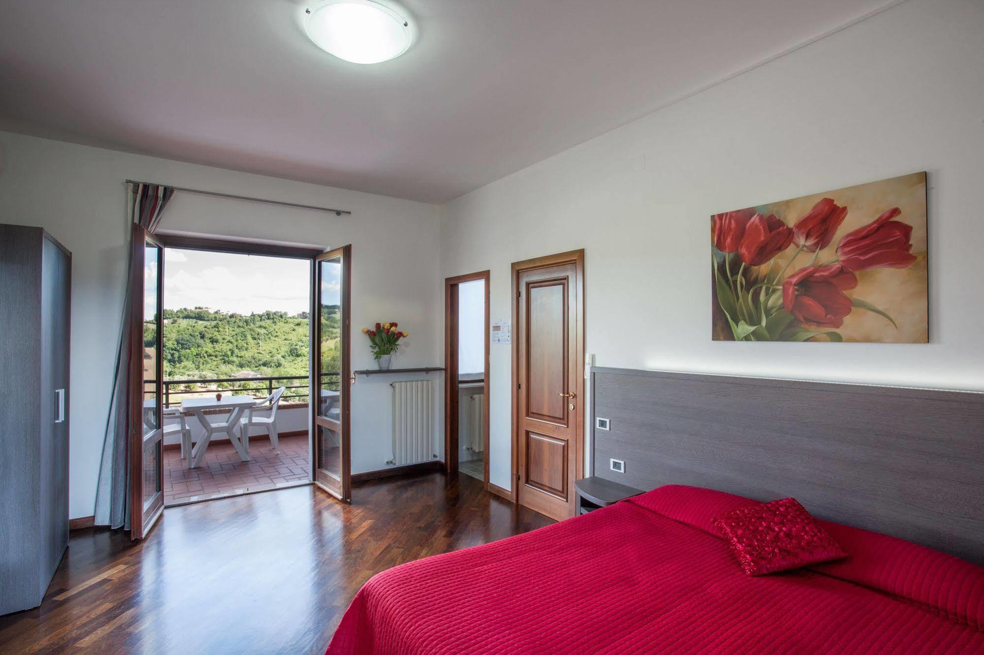 Fiori Del Conero Agroturismo *